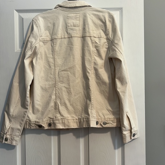 NWT Woman’s Denim Jacket Size M - Picture 3 of 3